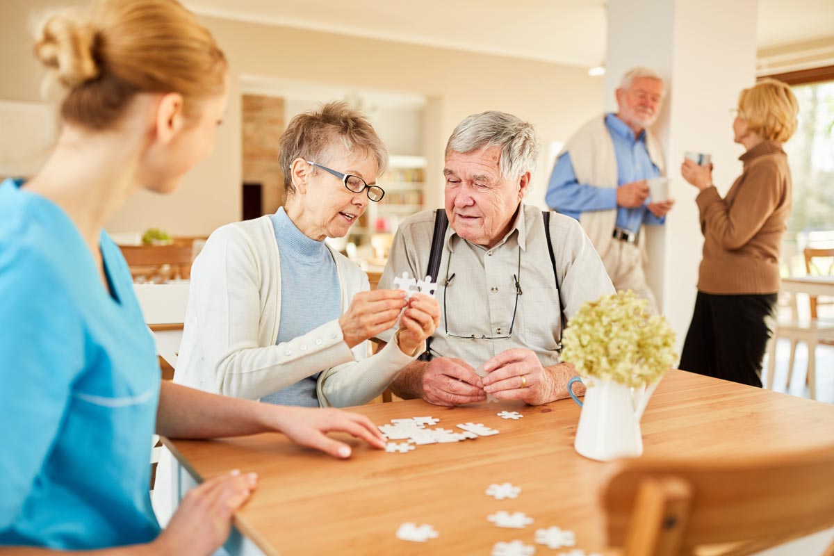 The best memory care facilities provide meal services, personal care, medical care and help with daily tasks.