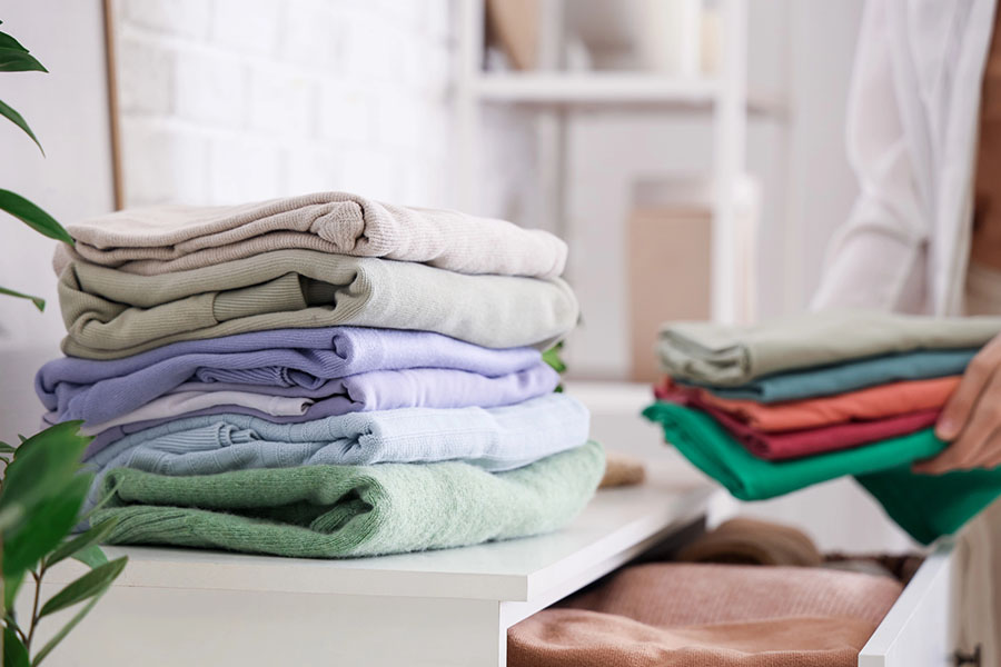 Laundry services at an Alzheimer’s care facilities near me at Cedar Glen